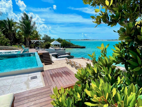 Luxury Retreat in Great Exuma - Private Paradise in Moriah Harbour